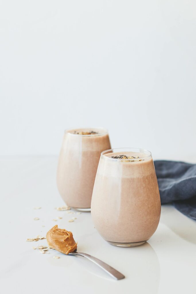 Protein smoothie with banana and oats – on-the-go high protein breakfast idea