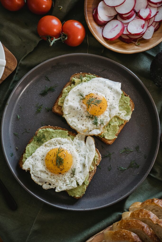 Scrambled eggs with vegetables – nutritious high protein breakfast idea